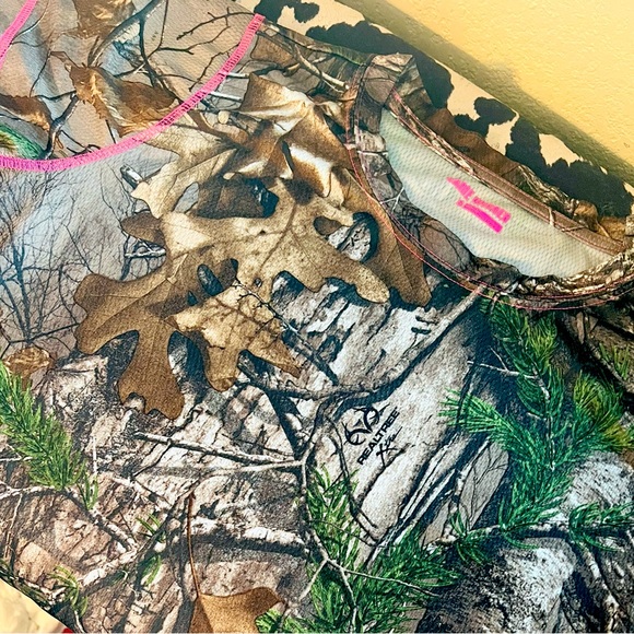 Like New Women’s Camo Shirt by Game Winner - Sz Small - Picture 1 of 4